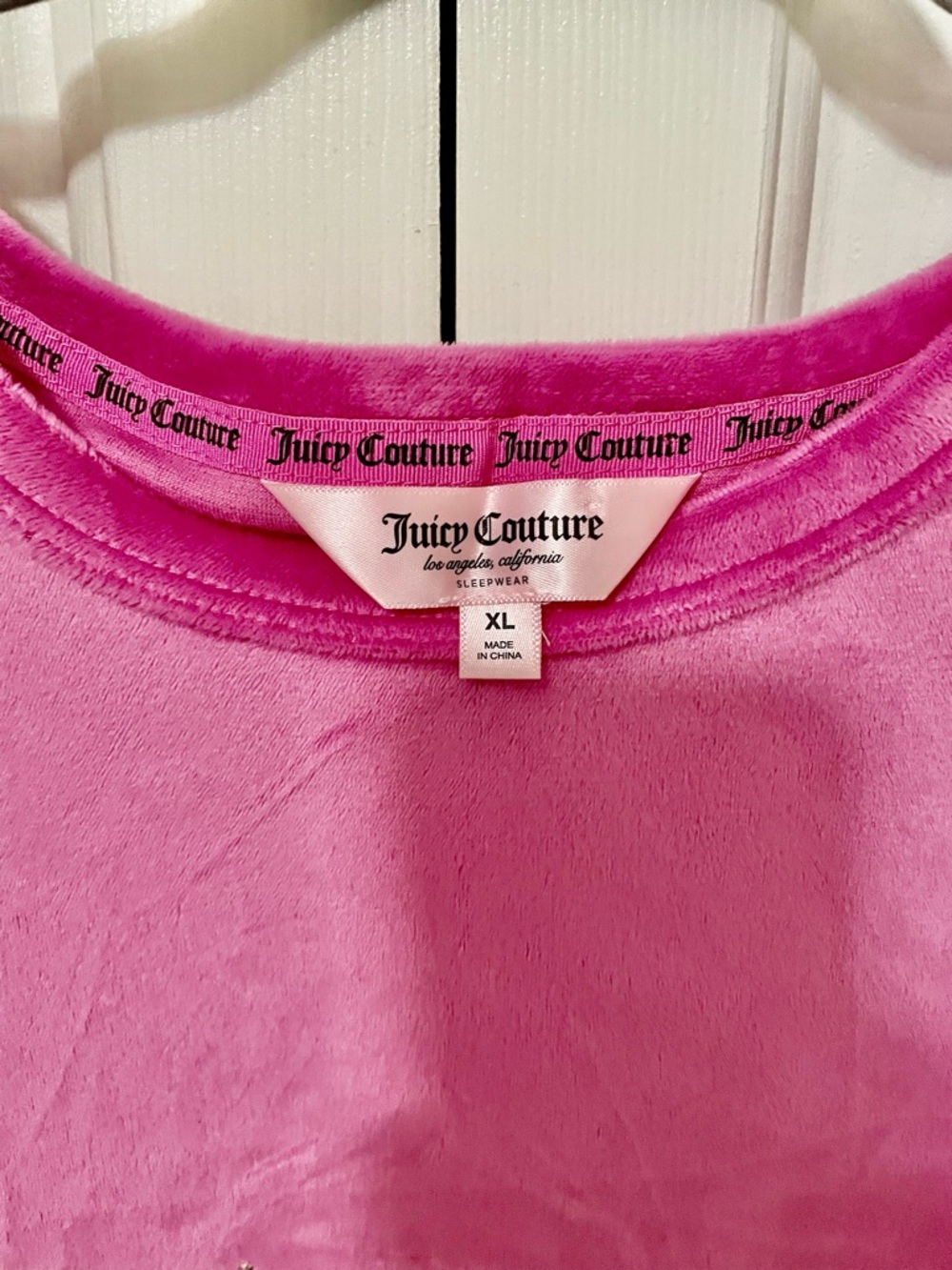 Juicy Couture Bright Pink Velour Sleep Top - Picture 3 of 3